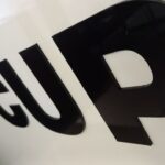 арил пласкі___ Букви з чорного акрилу