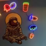 неон вивіска Неонова вивіска на стіні кав'ярні